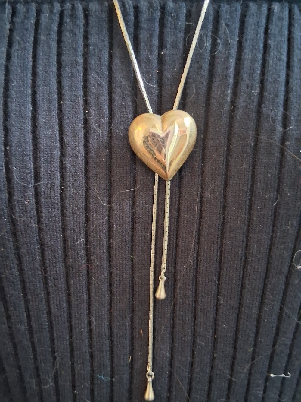 Gold Heart Lariat Necklace - Elegant Heart Pendant